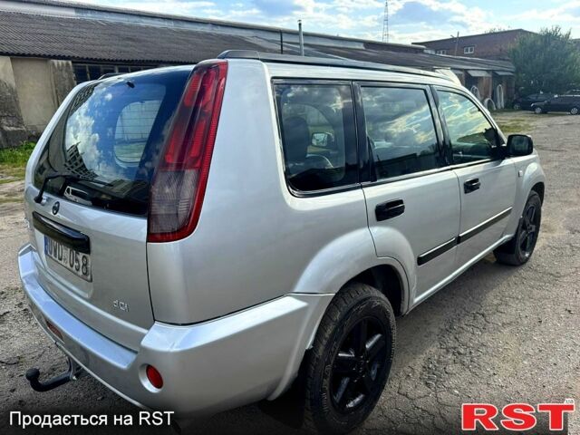 Сірий Ніссан ІксТрейл, об'ємом двигуна 2.2 л та пробігом 251 тис. км за 3600 $, фото 3 на Automoto.ua