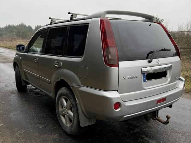 Сірий Ніссан ІксТрейл, об'ємом двигуна 2.2 л та пробігом 377 тис. км за 2550 $, фото 3 на Automoto.ua