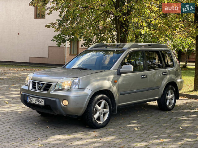 Сірий Ніссан ІксТрейл, об'ємом двигуна 2.2 л та пробігом 300 тис. км за 3350 $, фото 1 на Automoto.ua