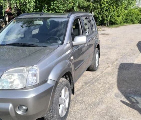 Сірий Ніссан ІксТрейл, об'ємом двигуна 2.2 л та пробігом 236 тис. км за 3700 $, фото 8 на Automoto.ua