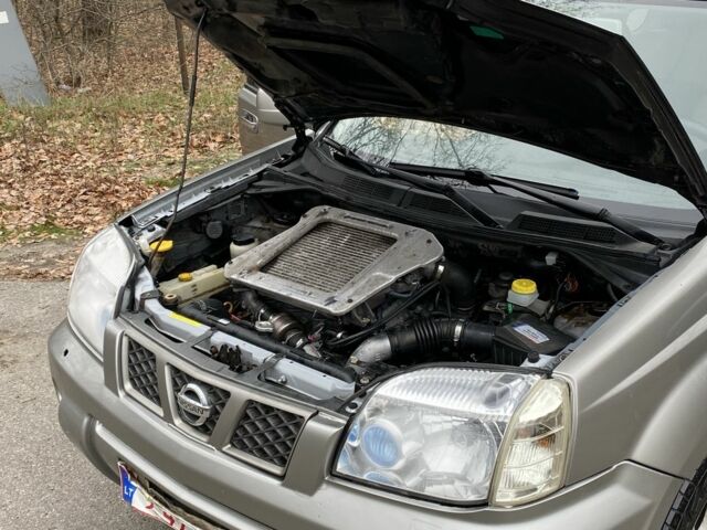 Серый Ниссан ИксТрейл, объемом двигателя 2.2 л и пробегом 290 тыс. км за 3750 $, фото 17 на Automoto.ua