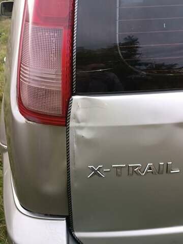 Серый Ниссан ИксТрейл, объемом двигателя 2.2 л и пробегом 350 тыс. км за 3400 $, фото 1 на Automoto.ua