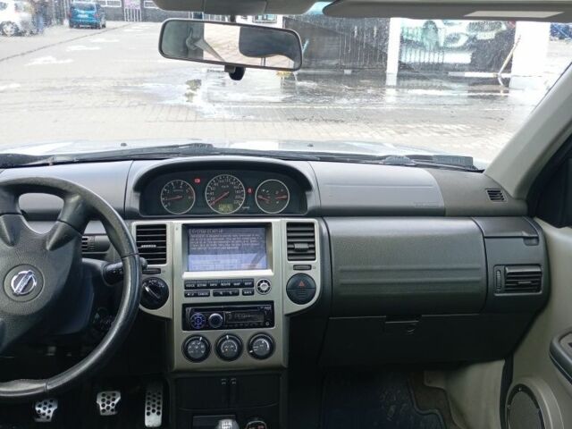 Серый Ниссан ИксТрейл, объемом двигателя 0 л и пробегом 300 тыс. км за 3250 $, фото 7 на Automoto.ua