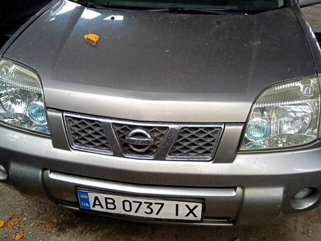 Серый Ниссан ИксТрейл, объемом двигателя 2.2 л и пробегом 0 тыс. км за 5000 $, фото 7 на Automoto.ua
