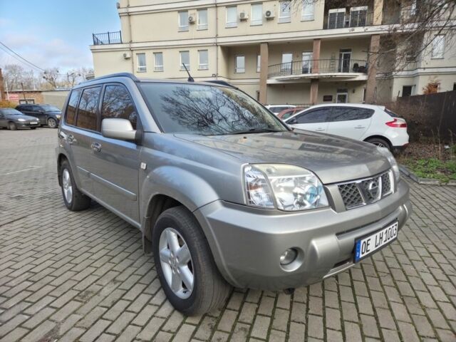 Серый Ниссан ИксТрейл, объемом двигателя 2.2 л и пробегом 280 тыс. км за 4164 $, фото 1 на Automoto.ua