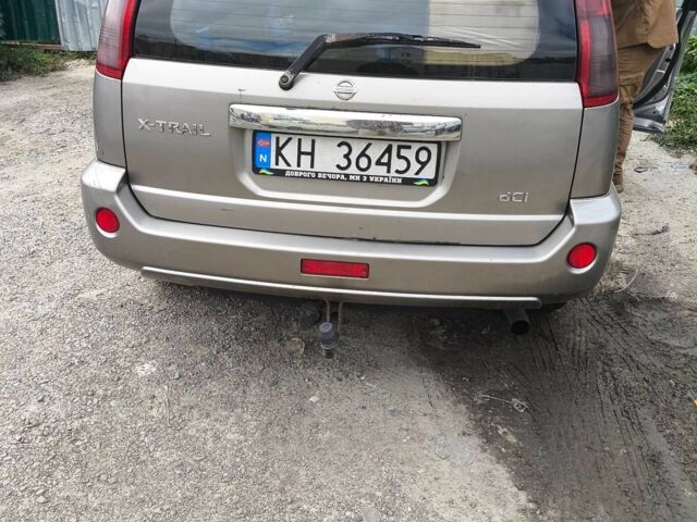 Сірий Ніссан ІксТрейл, об'ємом двигуна 2.2 л та пробігом 270 тис. км за 3800 $, фото 2 на Automoto.ua