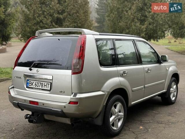 Серый Ниссан ИксТрейл, объемом двигателя 2.18 л и пробегом 280 тыс. км за 5850 $, фото 20 на Automoto.ua