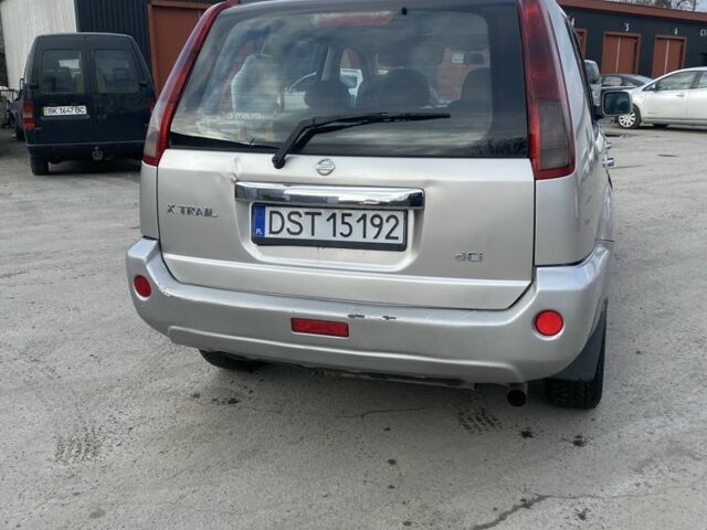 Серый Ниссан ИксТрейл, объемом двигателя 0 л и пробегом 230 тыс. км за 3700 $, фото 5 на Automoto.ua