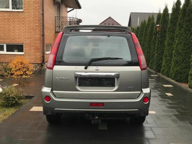 Серый Ниссан ИксТрейл, объемом двигателя 2.2 л и пробегом 188 тыс. км за 3850 $, фото 10 на Automoto.ua