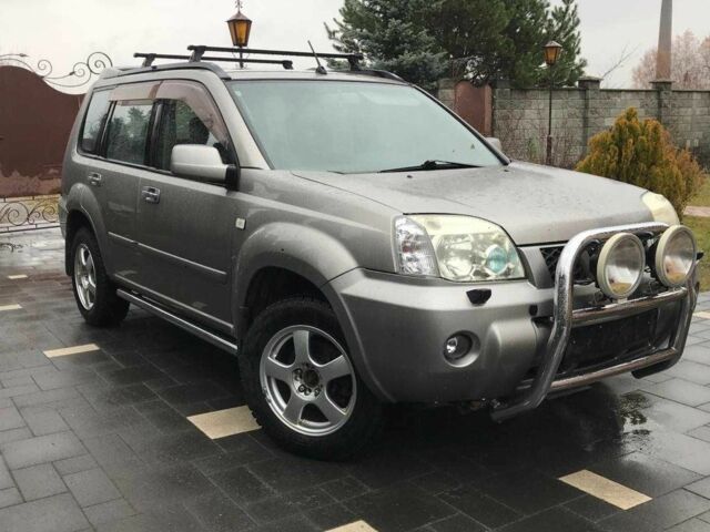 Серый Ниссан ИксТрейл, объемом двигателя 2.2 л и пробегом 188 тыс. км за 3850 $, фото 8 на Automoto.ua