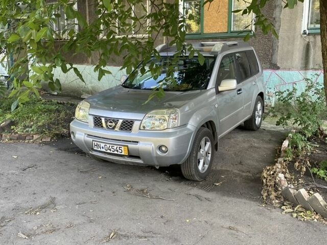 Серый Ниссан ИксТрейл, объемом двигателя 2.2 л и пробегом 255 тыс. км за 3000 $, фото 8 на Automoto.ua