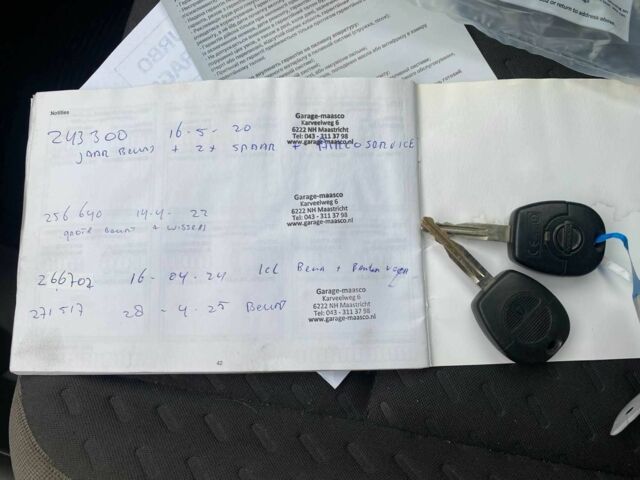 Серый Ниссан ИксТрейл, объемом двигателя 2.2 л и пробегом 272 тыс. км за 4500 $, фото 8 на Automoto.ua