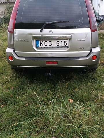 Серый Ниссан ИксТрейл, объемом двигателя 2.2 л и пробегом 350 тыс. км за 3400 $, фото 43 на Automoto.ua