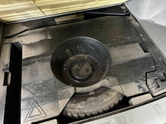 Серый Ниссан ИксТрейл, объемом двигателя 2.2 л и пробегом 240 тыс. км за 3100 $, фото 18 на Automoto.ua