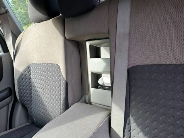 Серый Ниссан ИксТрейл, объемом двигателя 2.2 л и пробегом 370 тыс. км за 3500 $, фото 6 на Automoto.ua