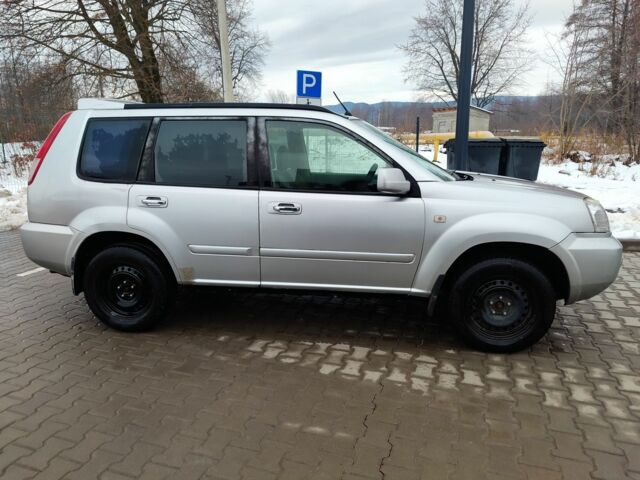 Серый Ниссан ИксТрейл, объемом двигателя 0 л и пробегом 353 тыс. км за 3850 $, фото 5 на Automoto.ua