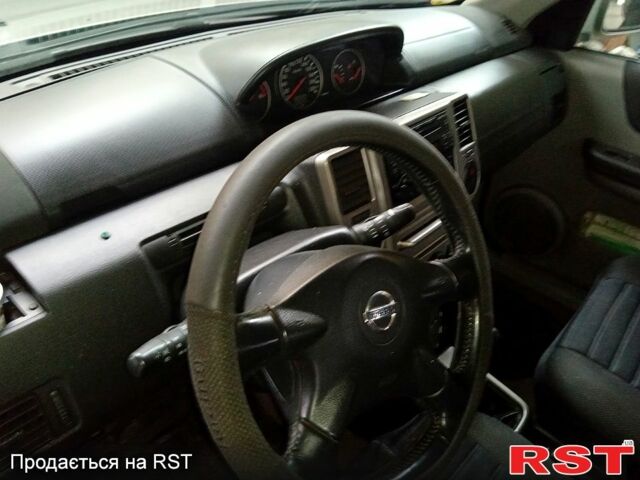 Серый Ниссан ИксТрейл, объемом двигателя 2.2 л и пробегом 0 тыс. км за 5000 $, фото 4 на Automoto.ua