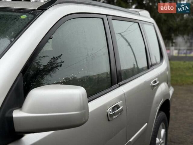 Серый Ниссан ИксТрейл, объемом двигателя 2.18 л и пробегом 280 тыс. км за 5850 $, фото 7 на Automoto.ua