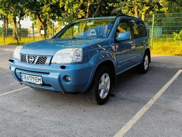 Серый Ниссан ИксТрейл, объемом двигателя 2 л и пробегом 312 тыс. км за 7200 $, фото 1 на Automoto.ua