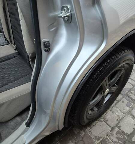 Серый Ниссан ИксТрейл, объемом двигателя 2.2 л и пробегом 490 тыс. км за 6000 $, фото 9 на Automoto.ua