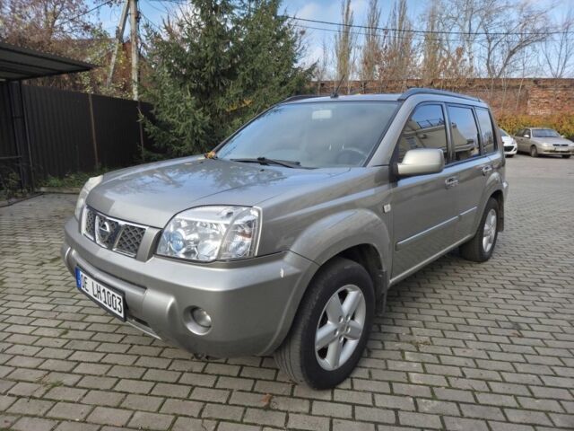 Серый Ниссан ИксТрейл, объемом двигателя 2.2 л и пробегом 280 тыс. км за 4164 $, фото 2 на Automoto.ua