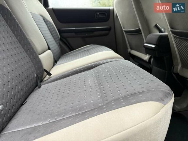 Серый Ниссан ИксТрейл, объемом двигателя 2.18 л и пробегом 280 тыс. км за 5850 $, фото 38 на Automoto.ua