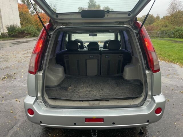 Серый Ниссан ИксТрейл, объемом двигателя 2.2 л и пробегом 287 тыс. км за 4750 $, фото 19 на Automoto.ua