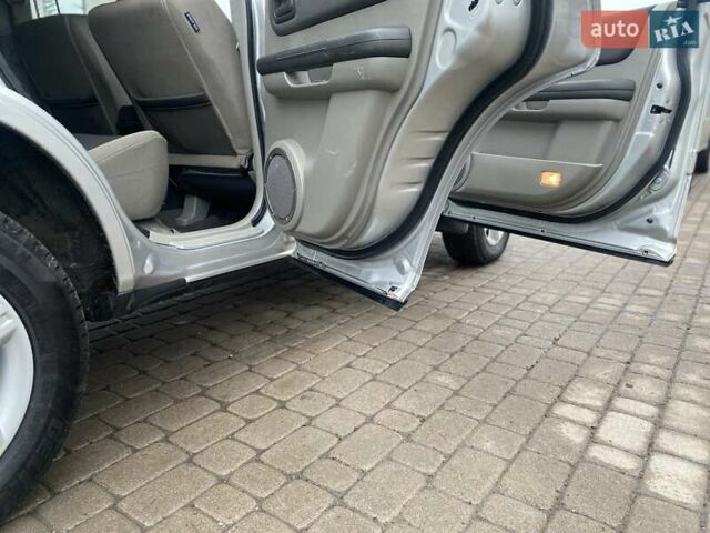 Серый Ниссан ИксТрейл, объемом двигателя 2.2 л и пробегом 272 тыс. км за 4500 $, фото 15 на Automoto.ua