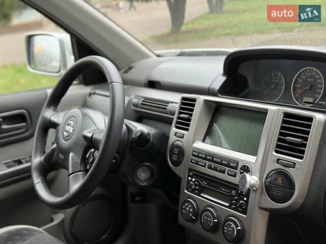 Серый Ниссан ИксТрейл, объемом двигателя 2.18 л и пробегом 280 тыс. км за 5850 $, фото 35 на Automoto.ua