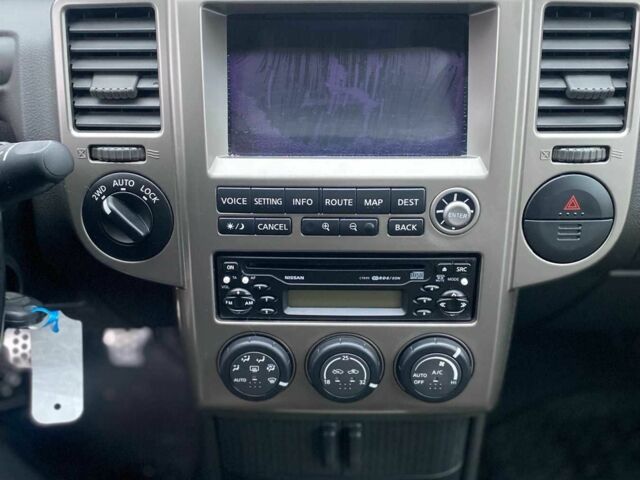 Серый Ниссан ИксТрейл, объемом двигателя 2.2 л и пробегом 272 тыс. км за 4500 $, фото 19 на Automoto.ua