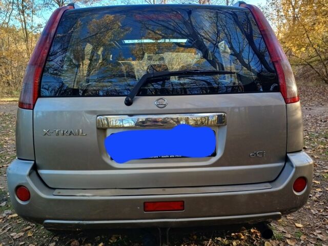 Сірий Ніссан ІксТрейл, об'ємом двигуна 2.2 л та пробігом 313 тис. км за 4500 $, фото 15 на Automoto.ua