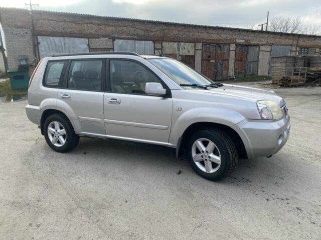 Серый Ниссан ИксТрейл, объемом двигателя 0 л и пробегом 230 тыс. км за 3700 $, фото 4 на Automoto.ua