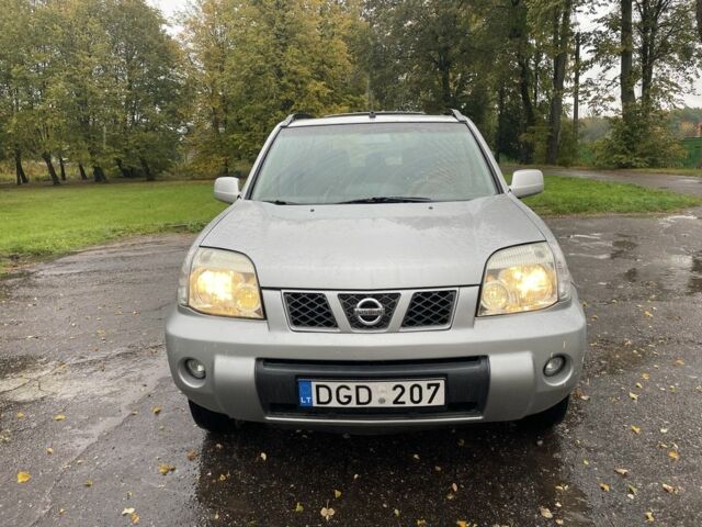 Серый Ниссан ИксТрейл, объемом двигателя 2.2 л и пробегом 287 тыс. км за 4750 $, фото 1 на Automoto.ua