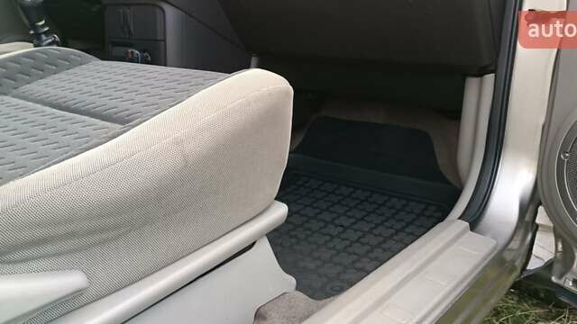 Серый Ниссан ИксТрейл, объемом двигателя 2.2 л и пробегом 350 тыс. км за 3400 $, фото 31 на Automoto.ua