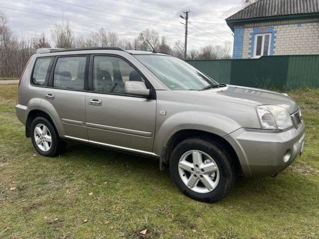 Серый Ниссан ИксТрейл, объемом двигателя 2.2 л и пробегом 261 тыс. км за 4400 $, фото 8 на Automoto.ua