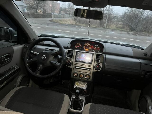 Сірий Ніссан ІксТрейл, об'ємом двигуна 0 л та пробігом 290 тис. км за 5700 $, фото 11 на Automoto.ua