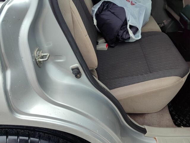 Серый Ниссан ИксТрейл, объемом двигателя 0 л и пробегом 353 тыс. км за 3850 $, фото 10 на Automoto.ua