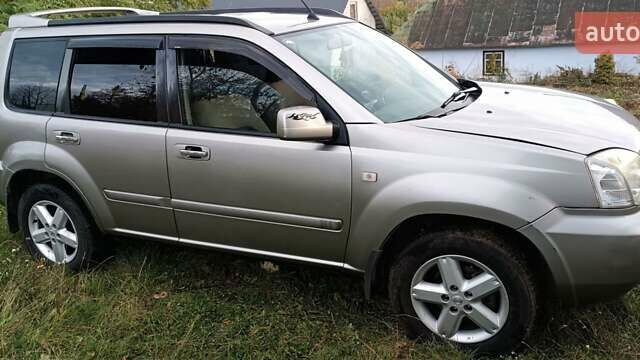 Серый Ниссан ИксТрейл, объемом двигателя 2.2 л и пробегом 350 тыс. км за 3400 $, фото 40 на Automoto.ua