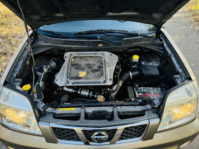 Серый Ниссан ИксТрейл, объемом двигателя 2.2 л и пробегом 238 тыс. км за 4250 $, фото 7 на Automoto.ua