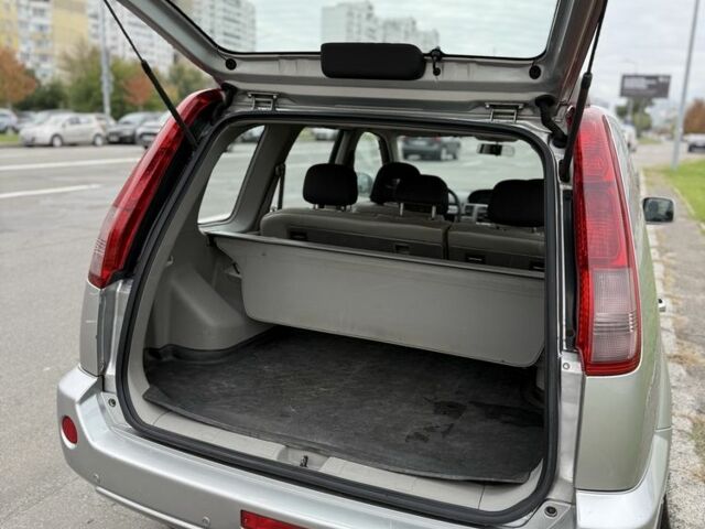 Серый Ниссан ИксТрейл, объемом двигателя 2.2 л и пробегом 313 тыс. км за 4400 $, фото 15 на Automoto.ua