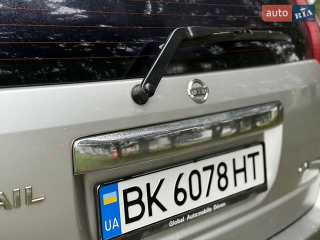 Серый Ниссан ИксТрейл, объемом двигателя 2.18 л и пробегом 280 тыс. км за 5850 $, фото 26 на Automoto.ua