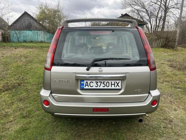 Серый Ниссан ИксТрейл, объемом двигателя 2.2 л и пробегом 261 тыс. км за 4400 $, фото 15 на Automoto.ua