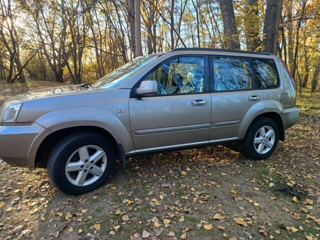 Сірий Ніссан ІксТрейл, об'ємом двигуна 2.2 л та пробігом 313 тис. км за 4500 $, фото 14 на Automoto.ua