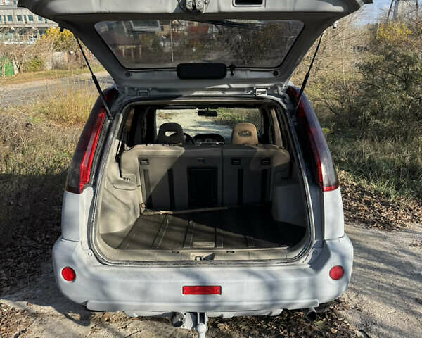 Серый Ниссан ИксТрейл, объемом двигателя 2.18 л и пробегом 320 тыс. км за 4900 $, фото 10 на Automoto.ua