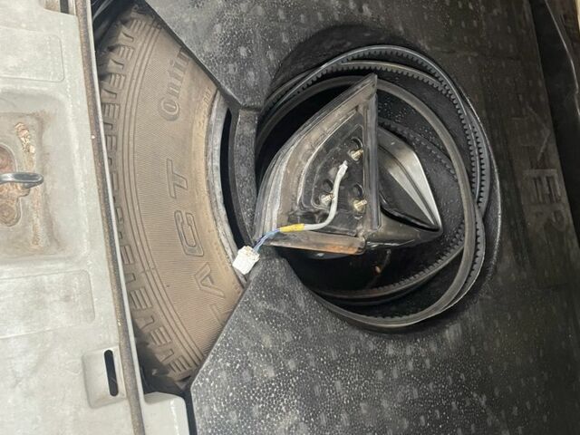 Серый Ниссан ИксТрейл, объемом двигателя 2.2 л и пробегом 287 тыс. км за 4750 $, фото 20 на Automoto.ua