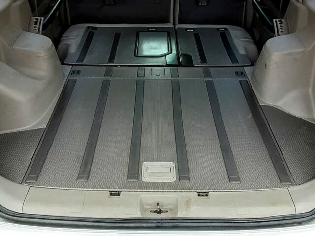 Серый Ниссан ИксТрейл, объемом двигателя 2 л и пробегом 210 тыс. км за 4500 $, фото 5 на Automoto.ua