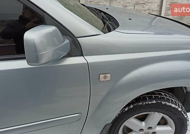 Сірий Ніссан ІксТрейл, об'ємом двигуна 2 л та пробігом 290 тис. км за 6000 $, фото 13 на Automoto.ua