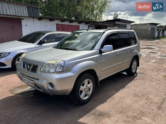 Серый Ниссан ИксТрейл, объемом двигателя 2.18 л и пробегом 300 тыс. км за 5500 $, фото 15 на Automoto.ua