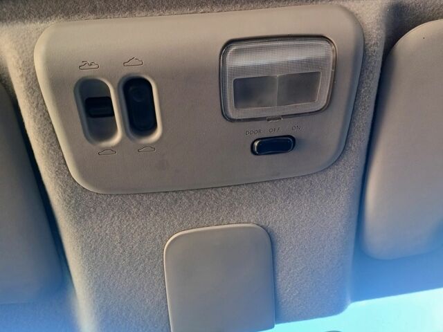 Сірий Ніссан ІксТрейл, об'ємом двигуна 2.2 л та пробігом 313 тис. км за 4500 $, фото 6 на Automoto.ua