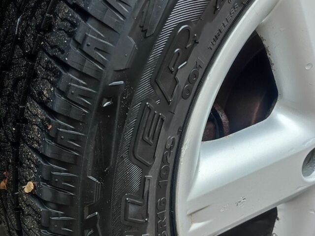 Серый Ниссан ИксТрейл, объемом двигателя 2.2 л и пробегом 293 тыс. км за 4000 $, фото 6 на Automoto.ua